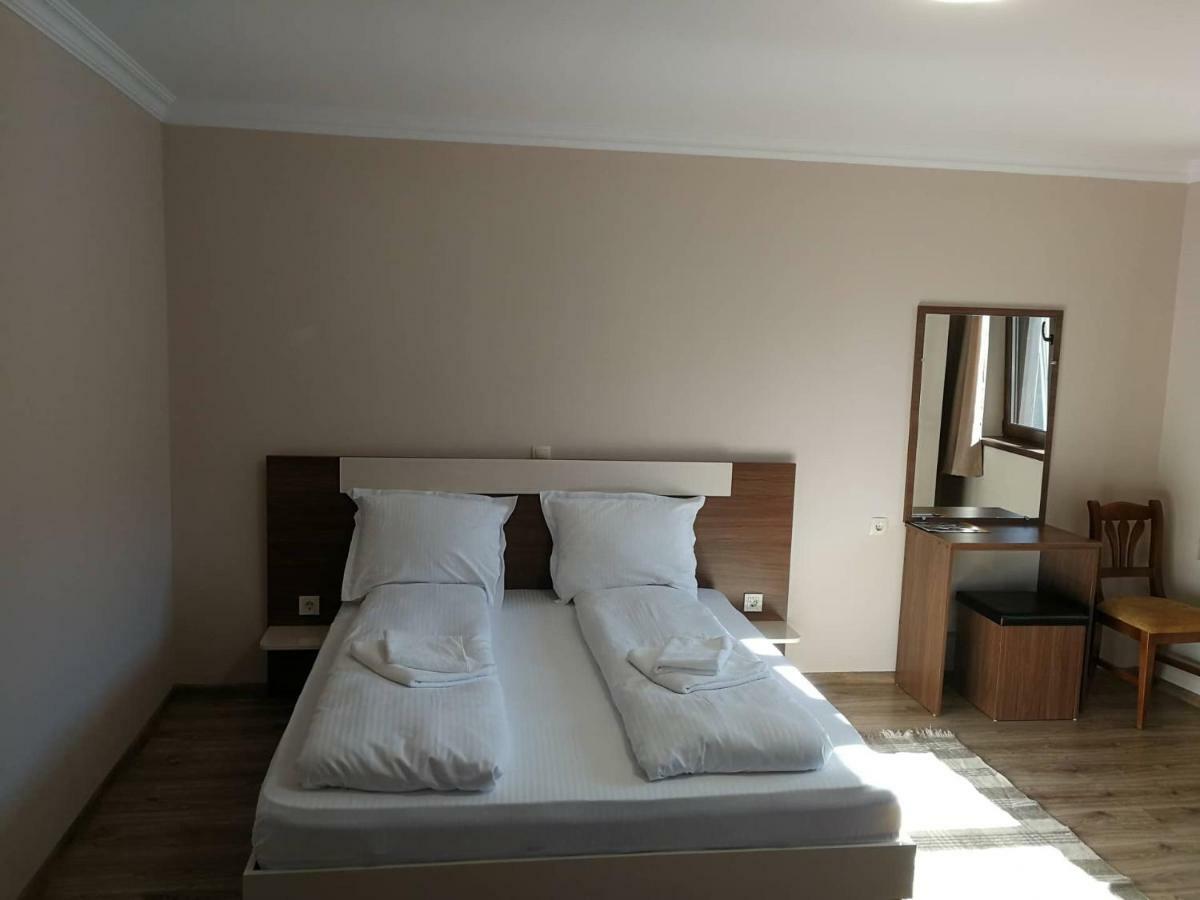 Слънчевата Къща Hotel Kovačevica Eksteriør billede