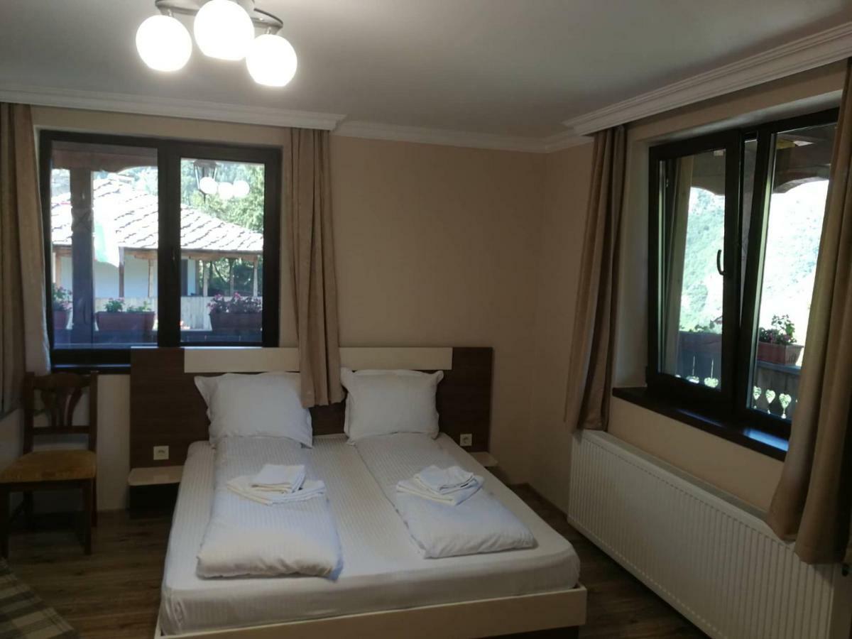 Слънчевата Къща Hotel Kovačevica Eksteriør billede