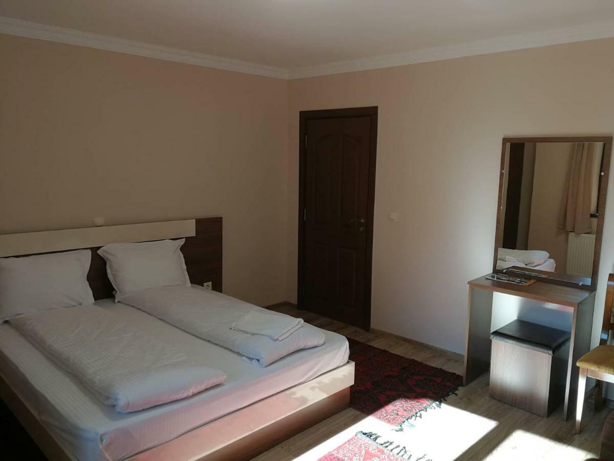 Слънчевата Къща Hotel Kovačevica Eksteriør billede